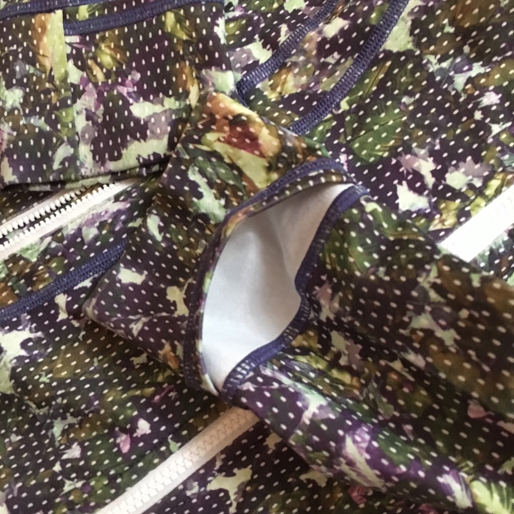 Lululemon Define Jacket - Picture 2 of 4